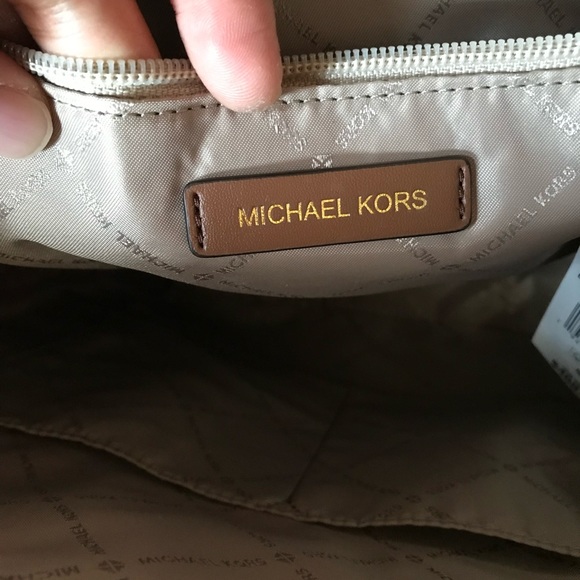 🌼Michael Kors backpack - Picture 10 of 14
